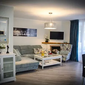 Apartment Luxury 2-bed With Big Terrace In With Outdoor Pools In Calahonda, Sitio de Calahonda