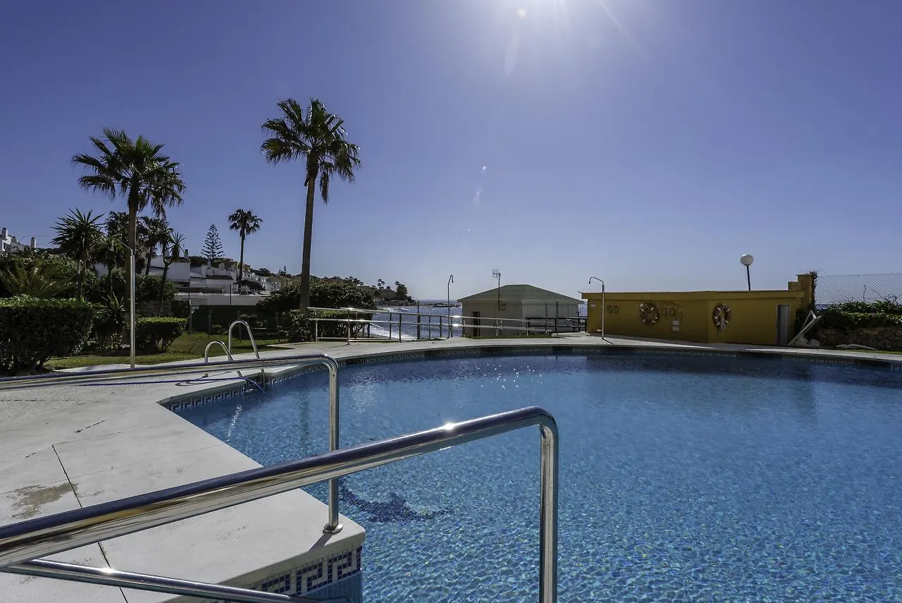 Nest Studio Playa Alhamar Sitio de Calahonda 0*,  İspanya