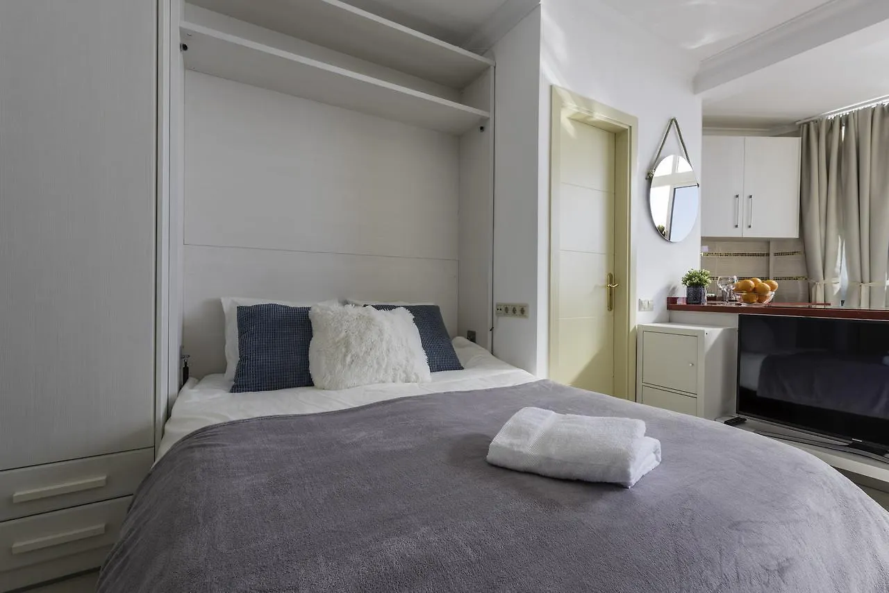 Nest Studio Playa Alhamar Sitio de Calahonda Daire